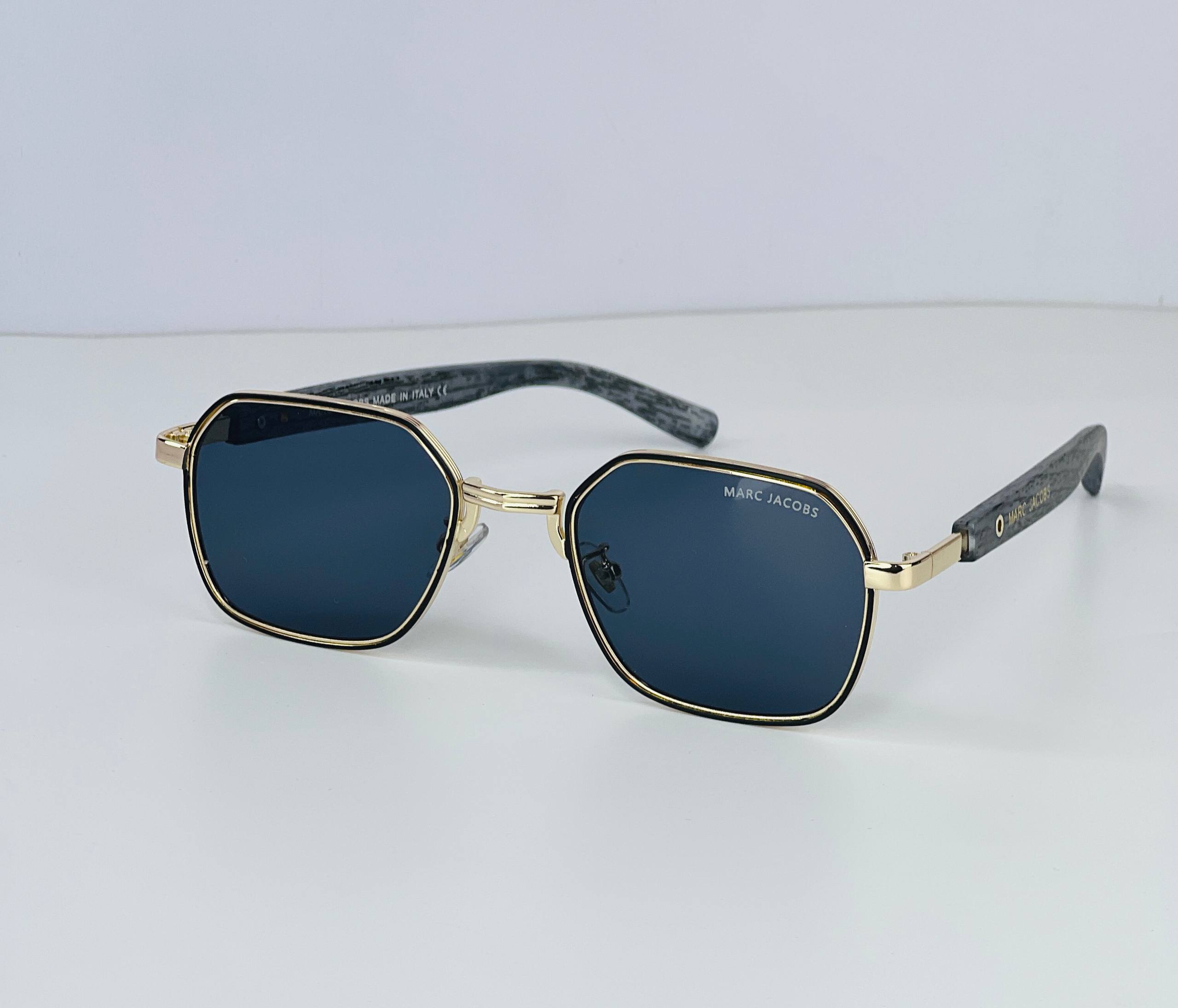 MARC JACOBS Bule Card and Sunglass 
